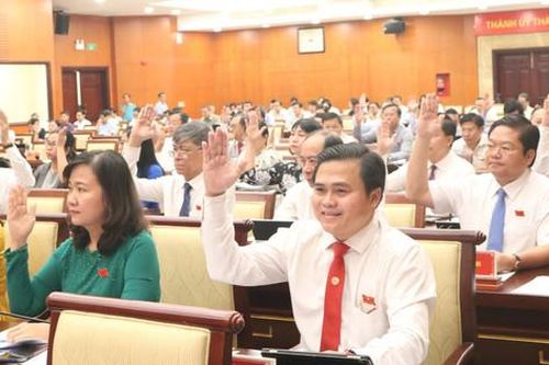 HĐND thành phố Hồ Chí Minh thông qua 65 nghị quyết quan trọng