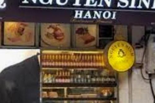 Xử phạt 2 nhân viên quán bánh mì Nguyên Sinh 13 triệu đồng