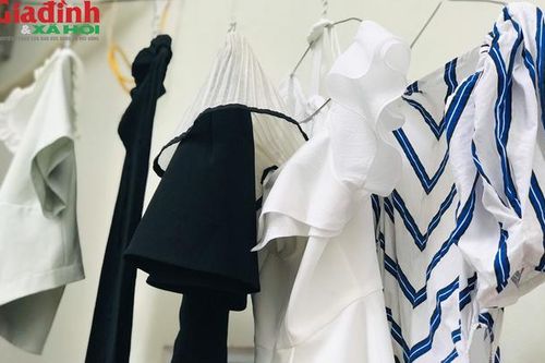 Mẹo vặt: Cách giặt quần áo bằng máy tại nhà thơm lâu như ngoài tiệm