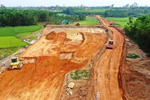 Đẩy nhanh tiến độ thi công Dự án cao tốc Quảng Ngãi - Hoài Nhơn