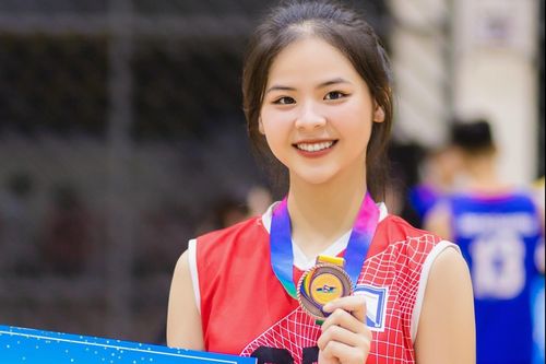 Người đẹp Hoa hậu Thế giới Việt Nam đam mê taekwondo, bóng chuyền