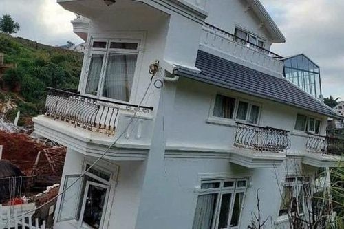 Khởi tố, bắt tạm giam 2 bị can trong vụ sạt lở ở Đà Lạt