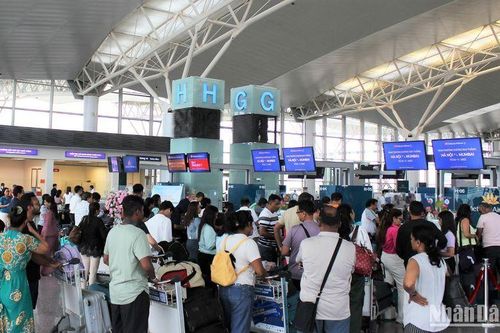 Kiến nghị gỡ vướng về quản lý, khai thác slot bay quốc tế
