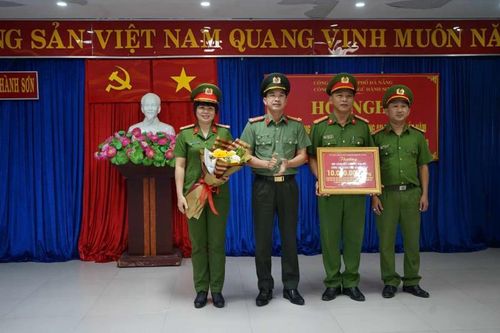 Khen thưởng Công an quận Ngũ Hành Sơn có thành tích phá chuyên án ma túy lớn