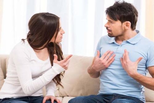 7 chuyện cứ động đến là vợ chồng cãi vã