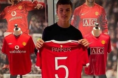Man United bị Man City 'cướp' thần đồng 16 tuổi