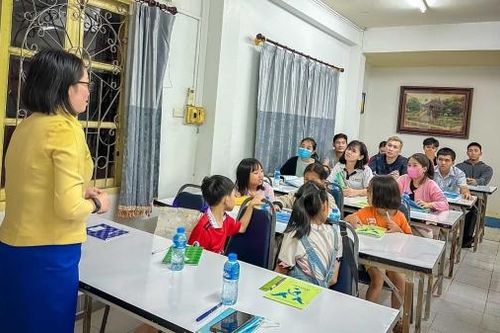 Lớp học tiếng Việt ở thủ đô Vientiane
