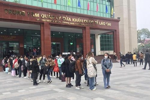 Hơn 1 triệu lượt người xuất nhập cảnh qua cửa khẩu quốc tế Lào Cai
