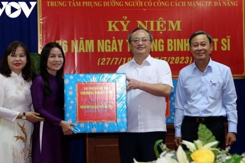 Đài Tiếng nói Việt Nam trao 50 suất quà tặng người có công với cách mạng tại Đà Nẵng