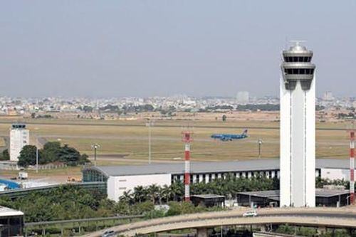 Siết hoạt động không lưu sau vụ 2 máy bay suýt 'cắt mặt' ở Nội Bài