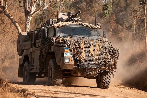 Australia viện trợ thêm 30 xe bọc thép Bushmaster cho Ukraine sau cuộc họp NATO