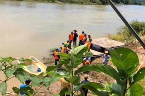 Đưa nhau qua sông, 2 người đàn ông bị lật thuyền, tử vong
