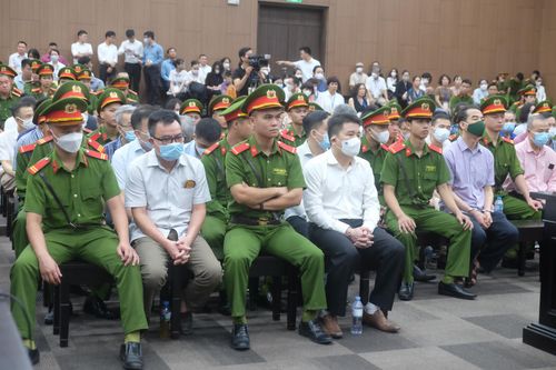 Cựu Đại sứ tại Malaysia khai về việc thu tiền và 'ăn chia' với thuộc cấp