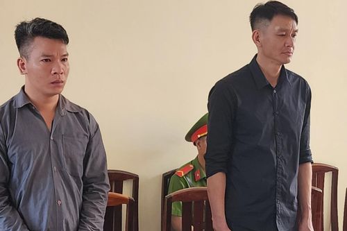 Mang 'hàng nóng' đi đòi nợ thuê, 2 người đàn ông lĩnh án