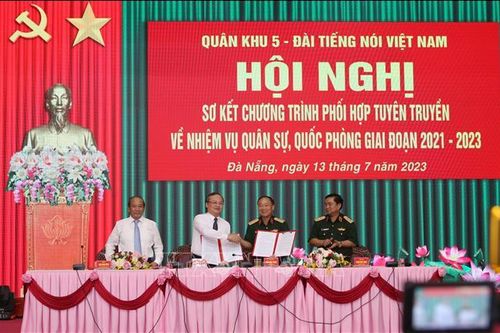 Xây dựng hình ảnh vẻ vang của 'Bộ đội Cụ Hồ' trong thời bình