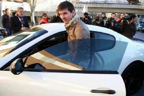 Ngắm dàn siêu xe bạc tỷ của Lionel Messi-chàng cầu thủ 'sành chơi siêu xe'