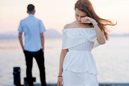 Vợ chồng ly thân nhưng vẫn ở chung nhà, ăn khác mâm