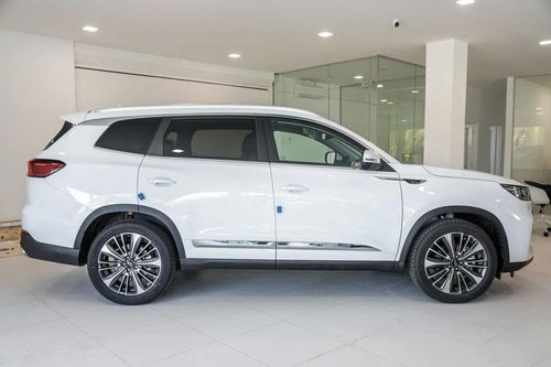 SUV 7 chỗ động cơ tăng áp, giá gần 800 triệu đồng, cạnh tranh với Kia Sorento