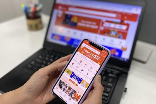 Trong tháng 5, người Việt chi 500 tỉ đồng mua điện thoại thông minh trên các sàn TMĐT