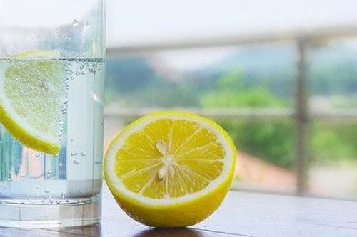 Rộ tin nước chanh 'diệt ung thư tốt hơn hóa trị': Tác dụng thực sự ra sao?