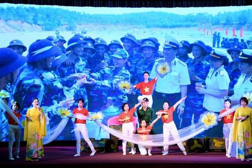 Phụ nữ vùng 1 Hải quân đua tài cán bộ Hội giỏi