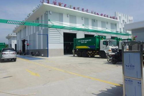 Vận hành trạm trung chuyển rác ở đường Lê Thanh Nghị