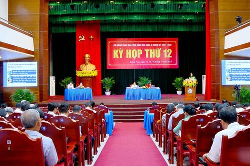 Các đại biểu HĐND đóng góp nhiều ý kiến vào các vấn đề quan trọng