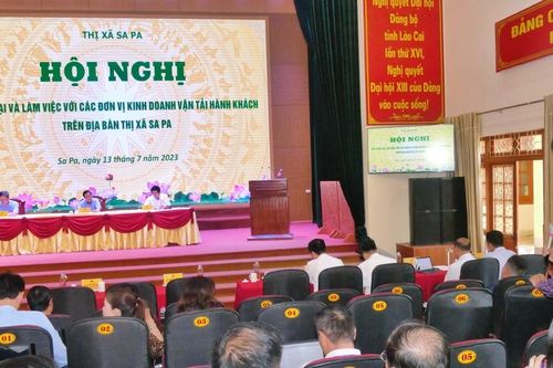 Sa Pa đối thoại và làm việc với các đơn vị kinh doanh vận tải hành khách