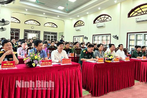 Nho Quan khai mạc lớp bồi dưỡng kiến thức quốc phòng và an ninh cho già làng, trưởng họ tộc, người có uy tín trong cộng đồng