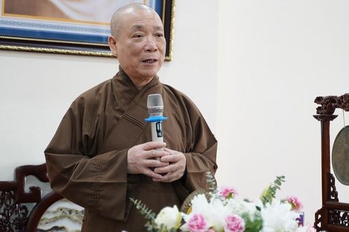 Thường trực Ban Trị sự Phật giáo TP.Hà Nội cùng đại diện các cơ quan thăm các trường hạ