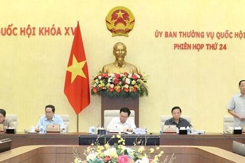 Ủy ban Thường vụ Quốc hội cho ý kiến về dự án Luật Đường bộ