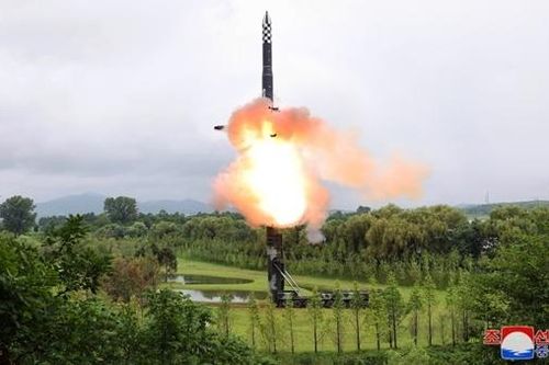 Triều Tiên xác nhận phóng tên lửa đạn đạo liên lục địa Hwasong-18