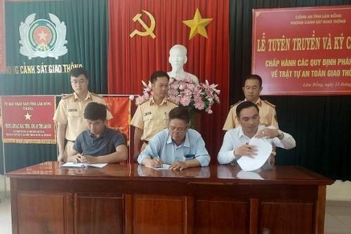 Nhiều doanh nghiệp vận tải hành khách cam kết không vi phạm Luật Giao thông