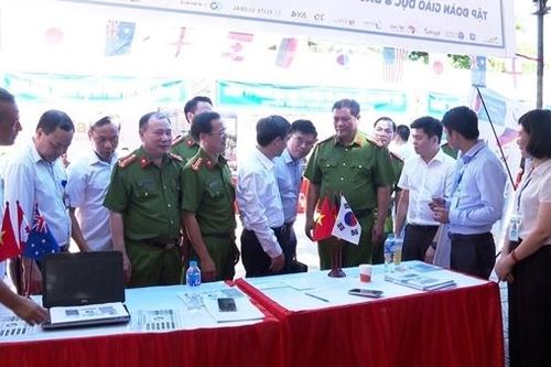 'Phiên chợ của tình người' - giúp người từng lầm lỗi có công việc ổn định