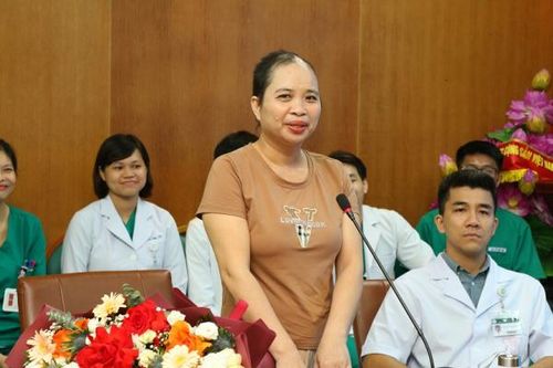Cứu sống một phụ nữ bị lóc toàn bộ da đầu nguy kịch