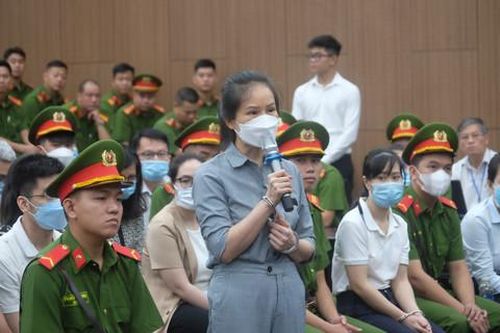 Việc chi tiền hối lộ khiến các doanh nghiệp lợi dụng tăng giá chuyến bay