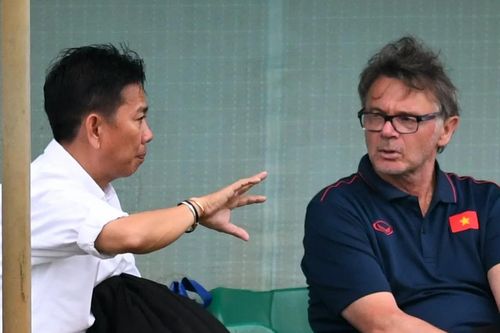 Ông Troussier tư vấn danh sách U23 Việt Nam cho HLV Hoàng Anh Tuấn