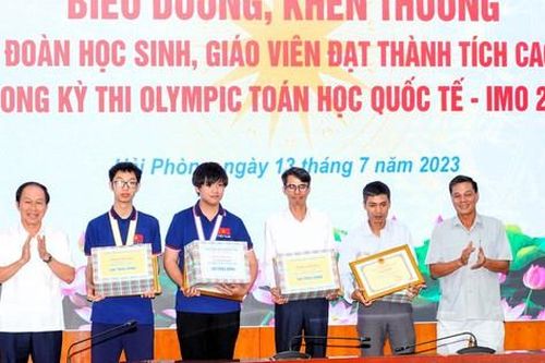 Hải Phòng thưởng lớn cho học sinh, giáo viên đoạt giải tại kỳ thi Olympic Toán quốc tế 2023