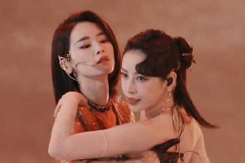Chung kết Đạp Gió 2023: Chi Pu nhảy đôi với Lưu Nhã Sắt trong 'Who's That Girl'?