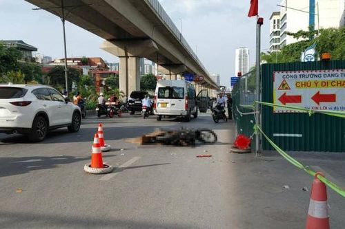 Va vào xe phía trước ngã ra đường, người đàn ông tử vong