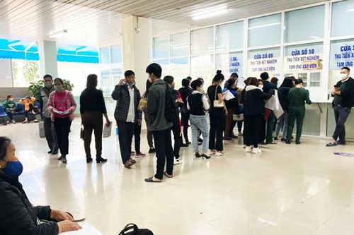 Bệnh viện K cảnh báo người bệnh không thông qua 'cò mồi' để mua phiếu khám