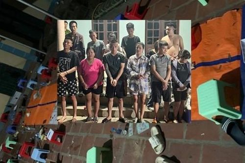 Bắt quả tang hàng chục đối tượng chơi 'xóc đĩa' trong căn nhà bỏ hoang