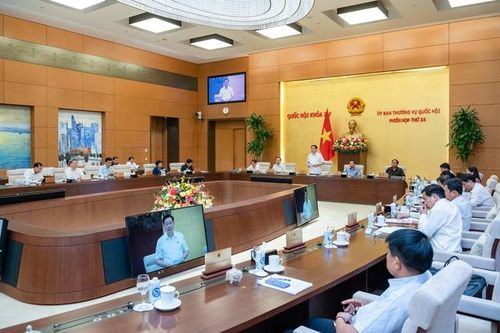 Khẩn trương ban hành, thực hiện Nghị quyết về sắp xếp đơn vị hành chính cấp huyện, xã