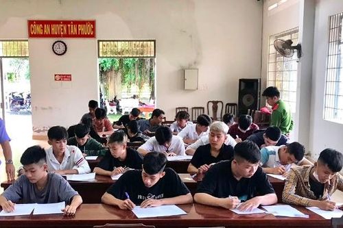 Khởi tố 35 đối tượng gây rối trật tự công cộng