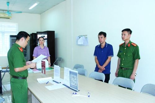Lào Cai: Bắt khẩn cấp đối tượng chống người thi hành công vụ và hủy hoại tài sản