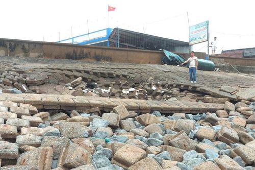 Hà Tĩnh: Hơn 13,1 tỷ đồng khắc phục sự cố hư hỏng kè biển Cẩm Nhượng