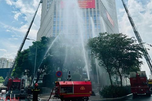 Diễn tập chữa cháy ở tòa nhà Vietcombank Tower