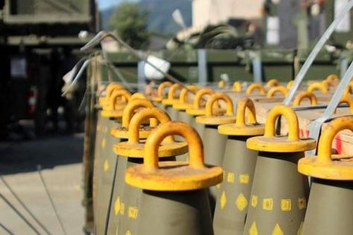 Tướng Ukraine nói đã nhận được đạn chùm từ Mỹ