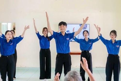 Tuổi trẻ Đà Nẵng khởi động chiến dịch mùa hè xanh, đến với bệnh nhân, người già neo đơn