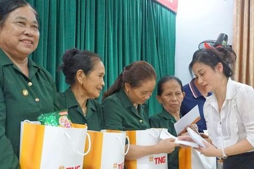 Tri ân các cựu thanh niên xung phong có hoàn cảnh khó khăn ở Hà Tĩnh